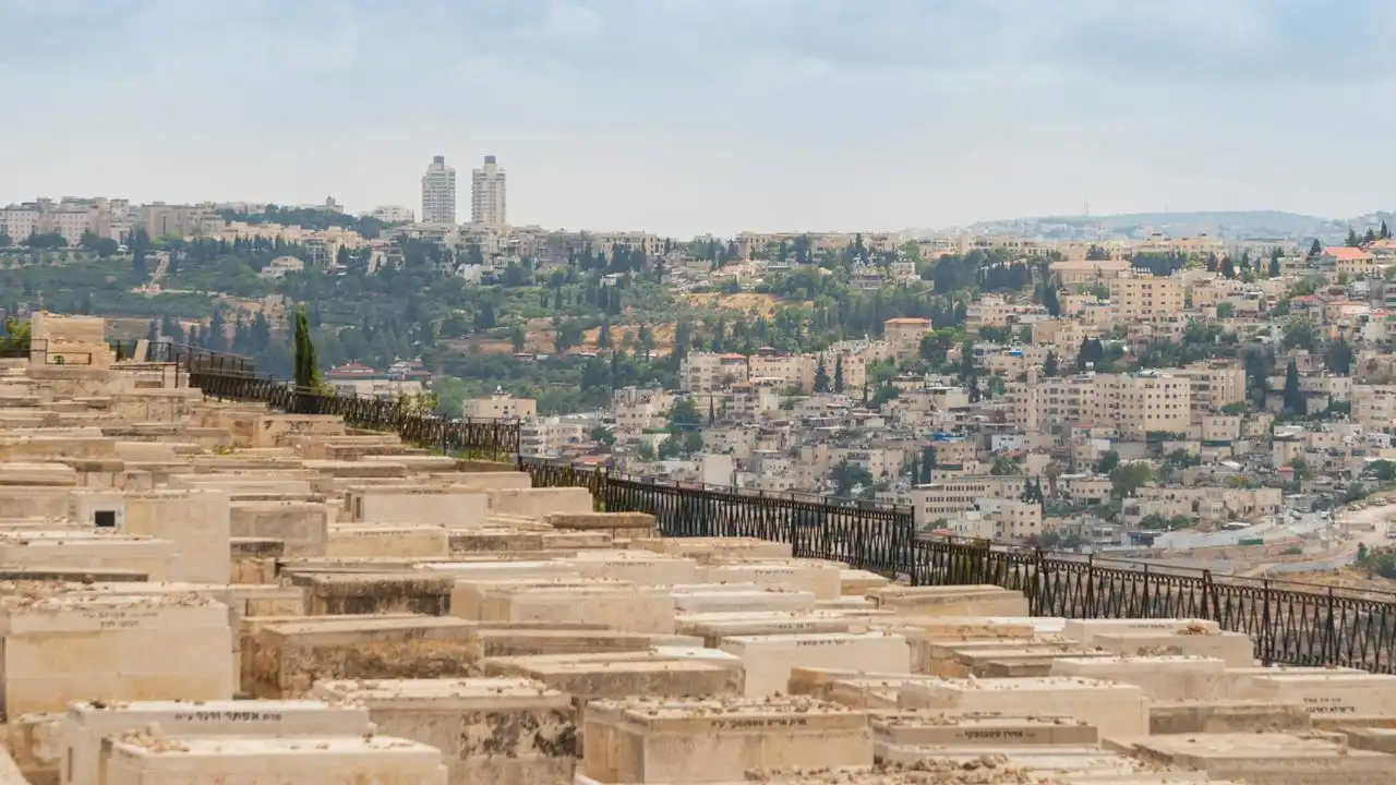 Best Hebrew Podcasts For Listening Comprehension At Every Level