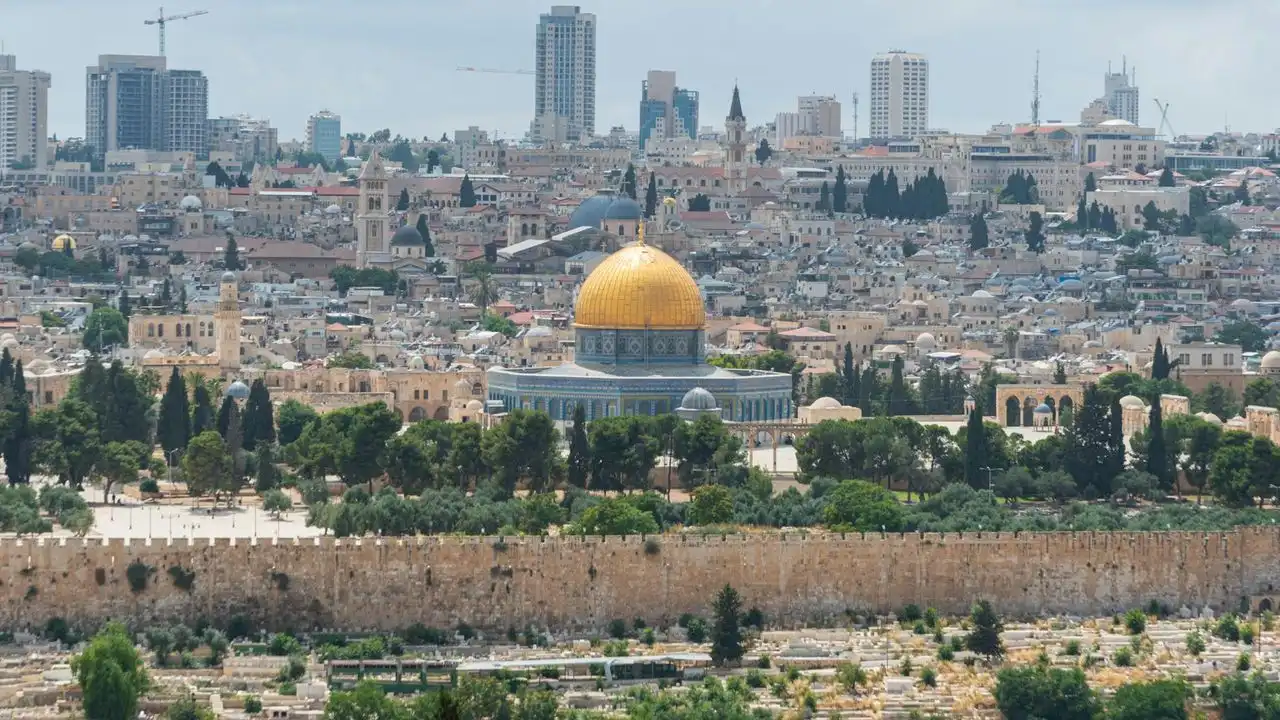 How To Start Learning Hebrew From Scratch: A Beginner's Roadmap