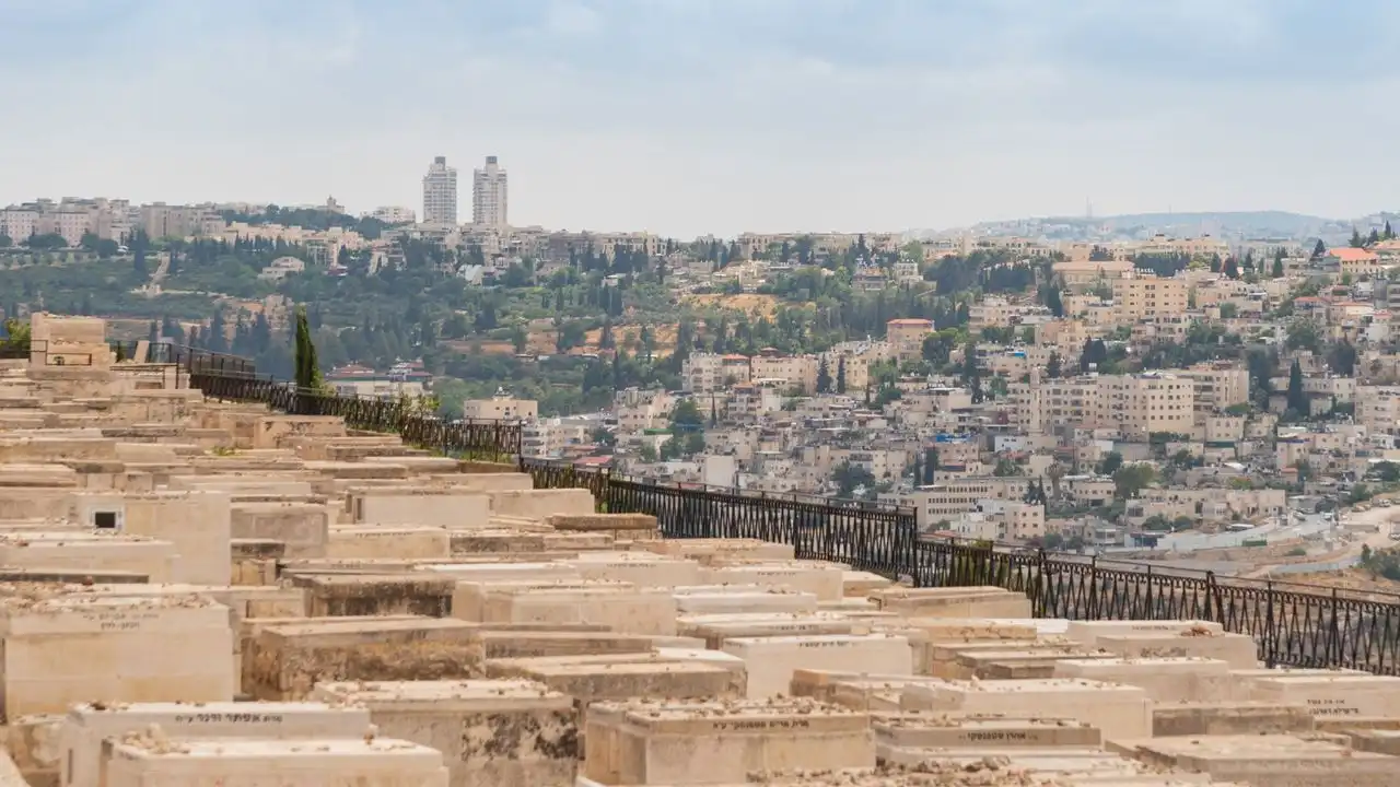 Essential Hebrew Question Words For Daily Conversation